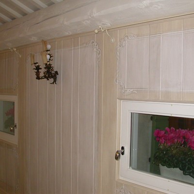 decorazione su parete di legno villa privata Camposanpiero (PD)